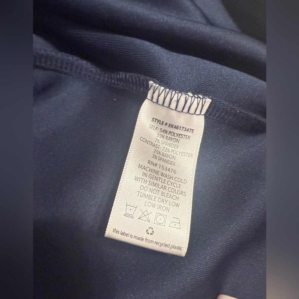 Evereve Deep Blue V-Neck Top - Picture 4 of 9